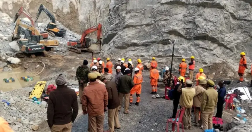 Mining site in Sonbhadra with heavy machinery extracting minerals highlighting record revenue growth in Uttar Pradesh