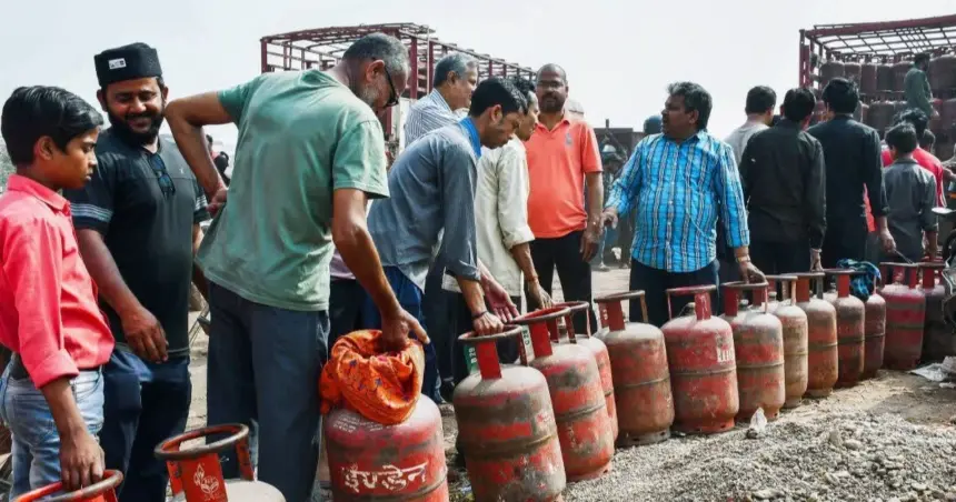 Crisis on LPG Connections in India