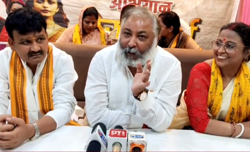 Women Empowerment in Modi Government: Dayashankar Singh addressing press conference on women empowerment in Ballia UP