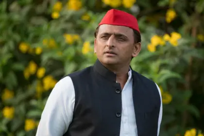 Akhilesh Yadav Strategy 2027: Akhilesh Yadav addressing Samajwadi Party leaders during strategy meeting for 2027 elections