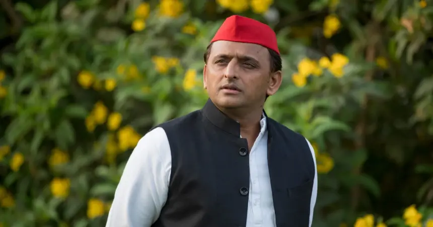 Akhilesh Yadav Strategy 2027: Akhilesh Yadav addressing Samajwadi Party leaders during strategy meeting for 2027 elections
