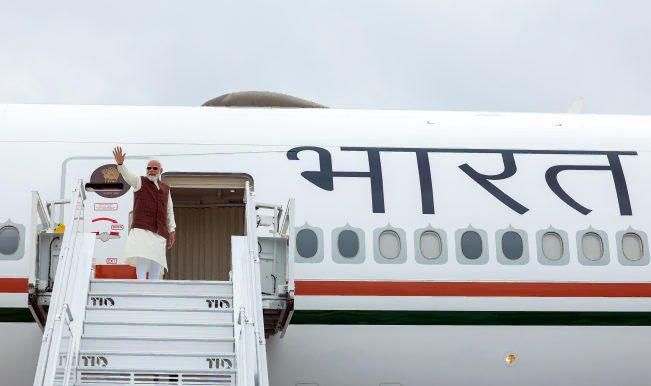PM Modi Sweden Visit: PM Narendra Modi arrives in Gothenburg during PM Modi Sweden Visit and receives welcome from Swedish Prime Minister Ulf Kristersson