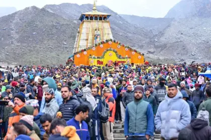 Weather Alert: Pilgrims staying at holding area during Weather Alert Uttarakhand amid heavy rainfall warning.