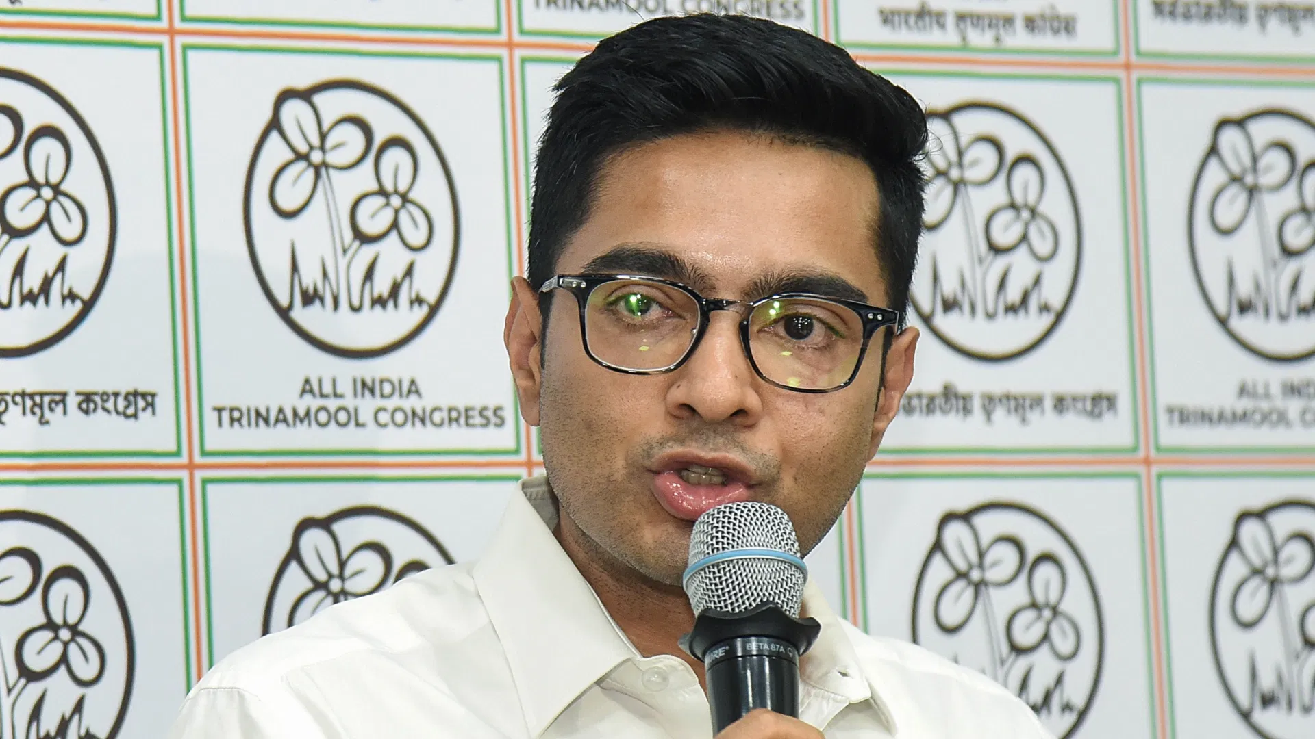 Abhishek Banerjee Attack: TMC MP Abhishek Banerjee surrounded by supporters amid political tension following the alleged Attack.