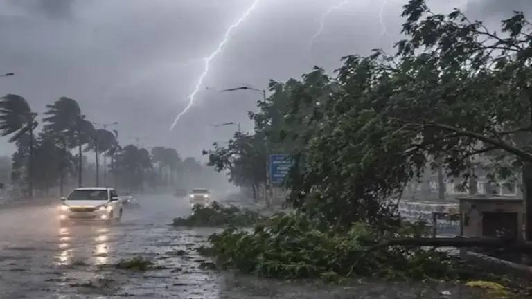 UP Weather Alert showing storm clouds and rain alert across multiple districts of Uttar Pradesh during Nautapa heatwave.