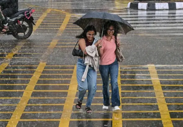 Delhi Rain Alert: Dark monsoon clouds with heavy rainfall over Delhi, Uttar Pradesh and Bihar as IMD issues Rain Alert.