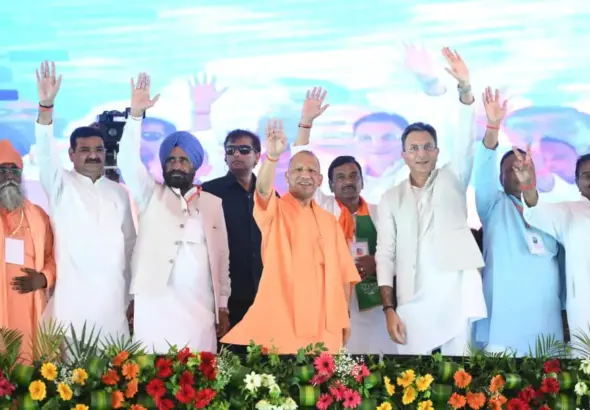 CM Yogi Moradabad Speech: CM Yogi Adityanath addressing a public rally in Moradabad while targeting Akhilesh Yadav and Samajwadi Party over UP politics.