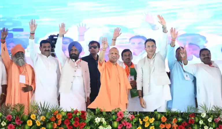 CM Yogi Moradabad Speech: CM Yogi Adityanath addressing a public rally in Moradabad while targeting Akhilesh Yadav and Samajwadi Party over UP politics.