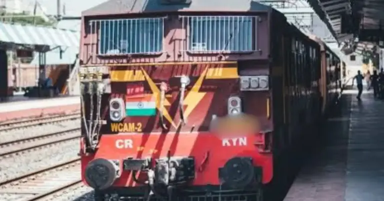 Delhi Bihar Superfast Express: Delhi Bihar Superfast Express train running between Chhapra and Anand Vihar Terminal, providing improved rail connectivity and faster travel for passengers between Bihar and Delhi.