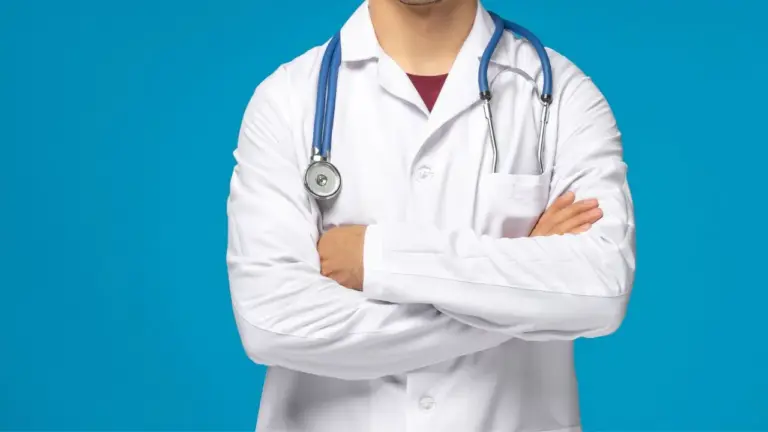 Fake FMGE Certificate Scam in Rajasthan involving forged medical certificates, arrested doctors, and officials examining documents.