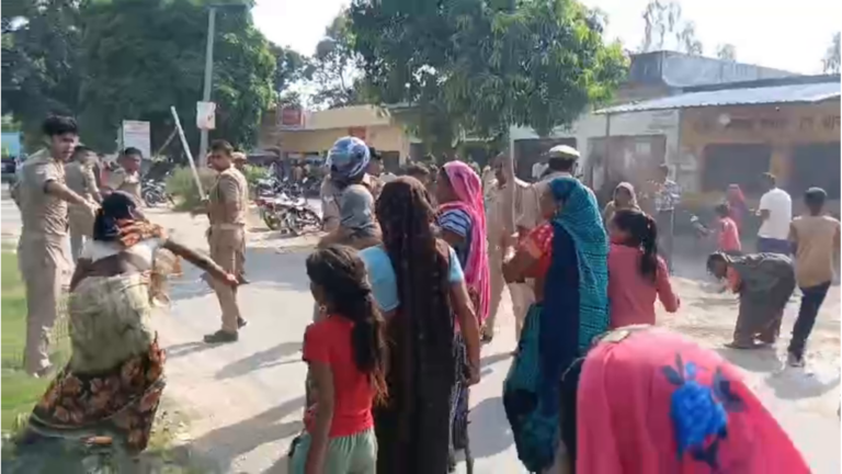 Khutar Police Chowki protest in Shahjahanpur as villagers and women demonstrate against alleged fake encounter, leading to tension and police action.
