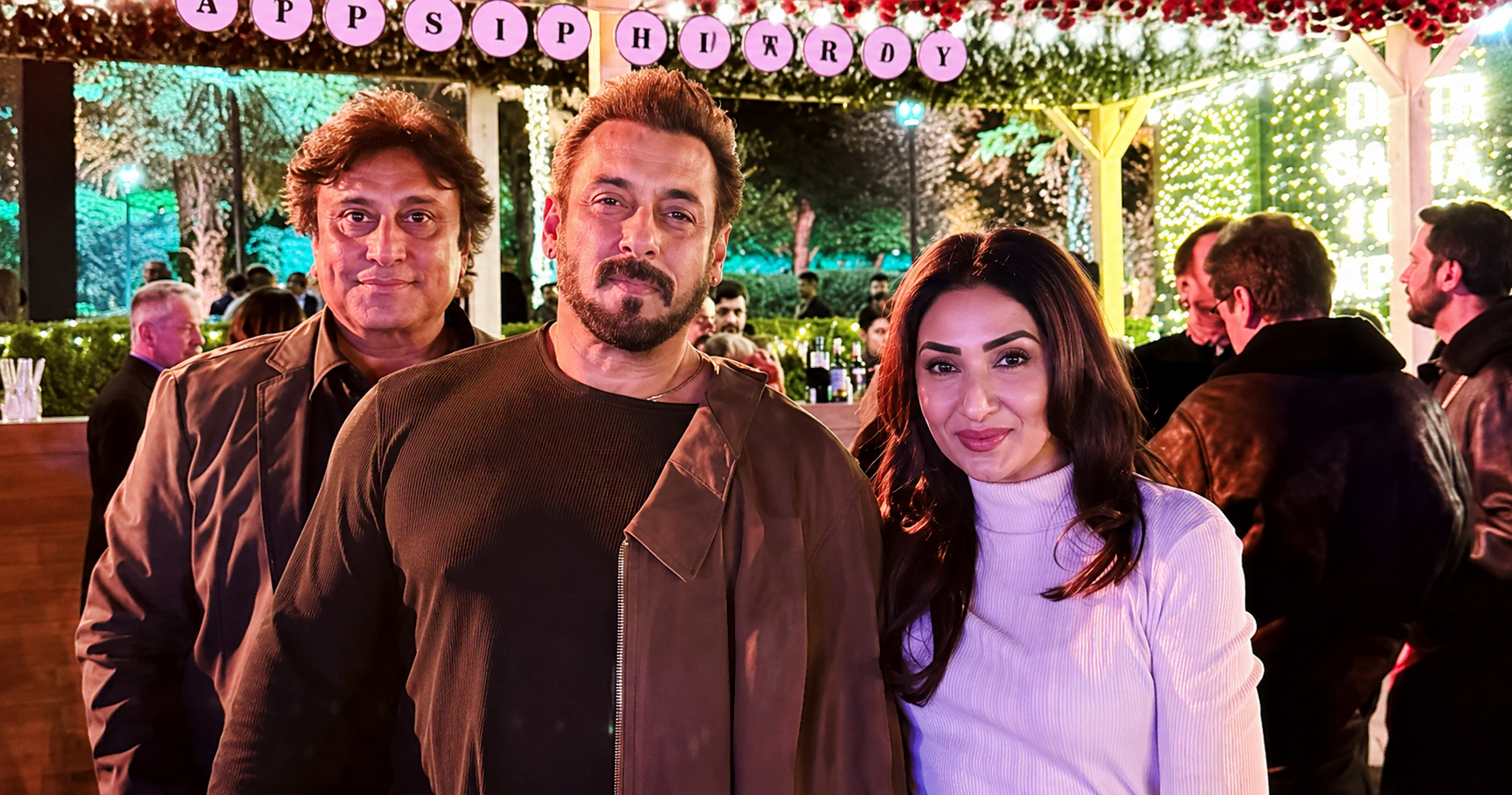 Kumud Rane Death: Salman Khan and family at Kumud Rane's birthday celebration event.