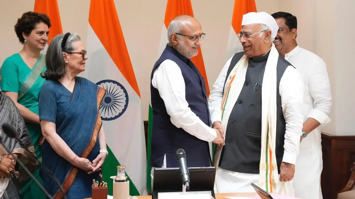Mallikarjun Kharge Rajya Sabha: Congress president Mallikarjun Kharge taking oath as Rajya Sabha member after being reappointed as Leader of Opposition in Parliament । PHOTO: HINDU