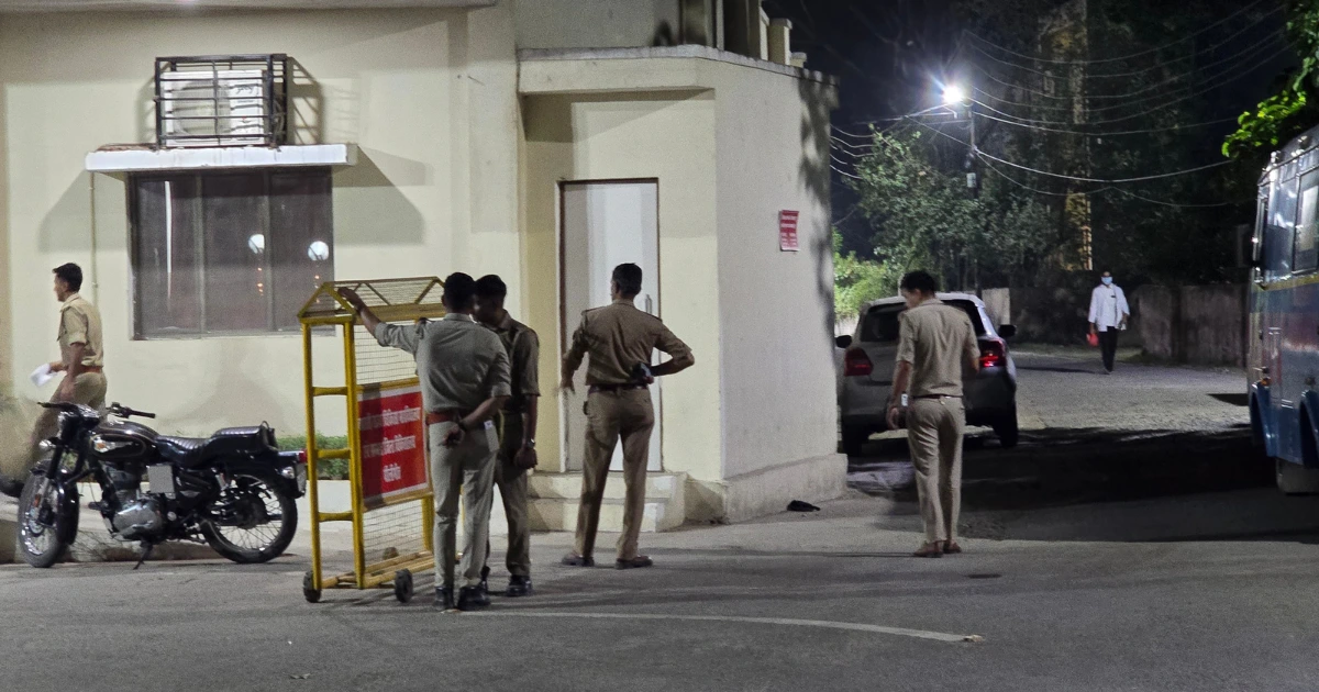 Pilibhit Police Encounter: Pilibhit Police Encounter in Bilsanda where Rs 1 lakh reward accused Shivam, linked to the Pappu Gupta murder case, was injured in police firing and later died during treatment.