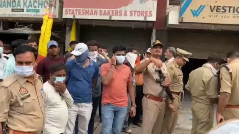 Prayagraj Triple Murder Case: Police officers investigating a locked house where three family members were found dead in Prayagraj.