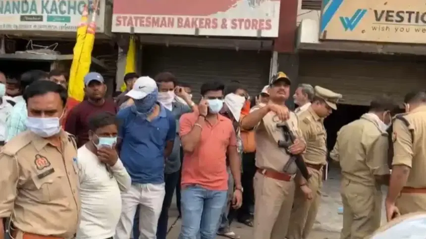 Prayagraj Triple Murder Case: Police officers investigating a locked house where three family members were found dead in Prayagraj.