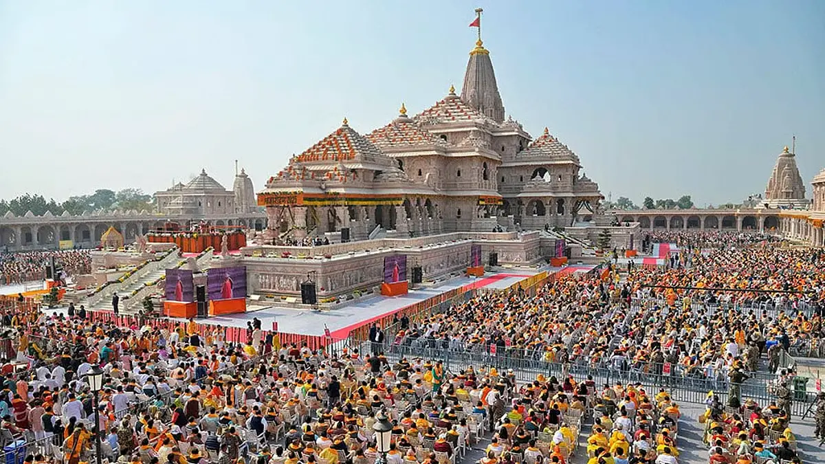 Ram Mandir Crown Controversy: Gold crowns which resurfaced during the ongoing donation theft investigation in Ayodhya.