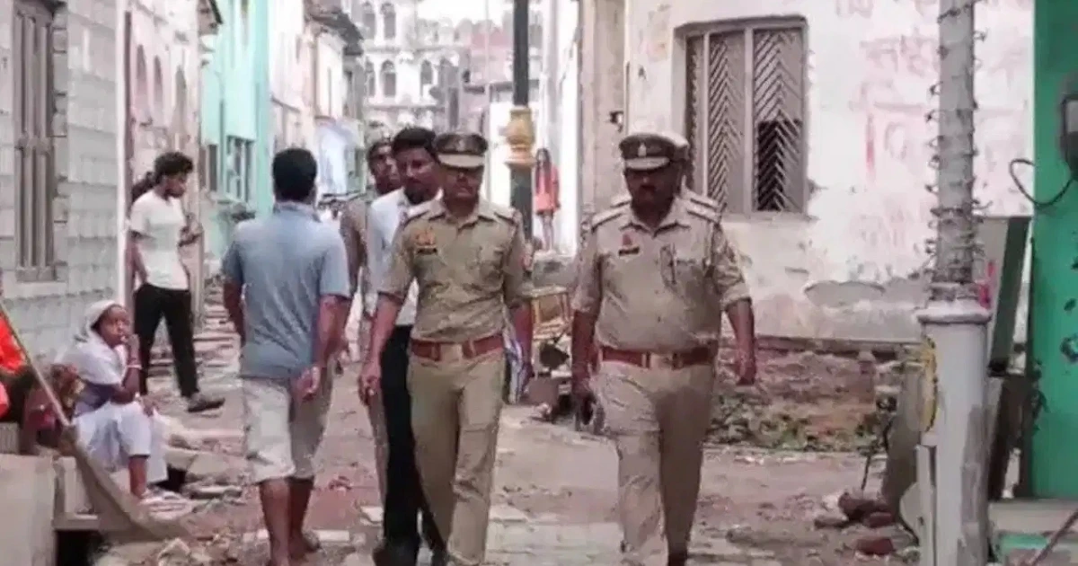 Ram Temple Donation Theft Case: Ayodhya Police conducting raids at the homes of accused individuals in the Ram Temple Donation Theft Case while collecting documents and evidence related to the investigation.