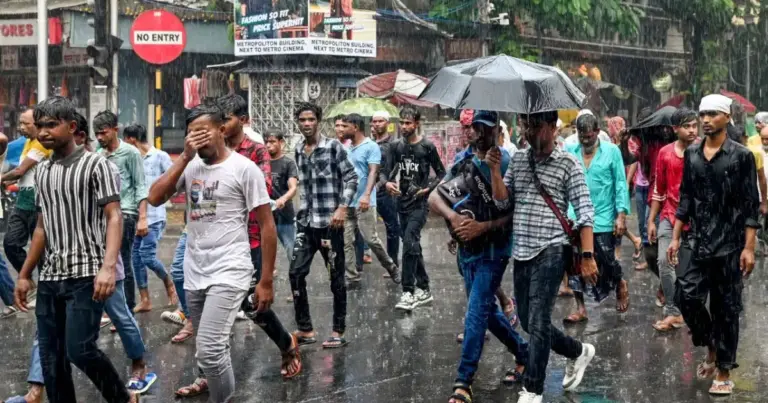 Weather Update: Dark rain clouds over Indian cities as IMD issues Weather Update with rain alert for Delhi, storm warning in Uttar Pradesh and heavy rainfall forecast across multiple states.