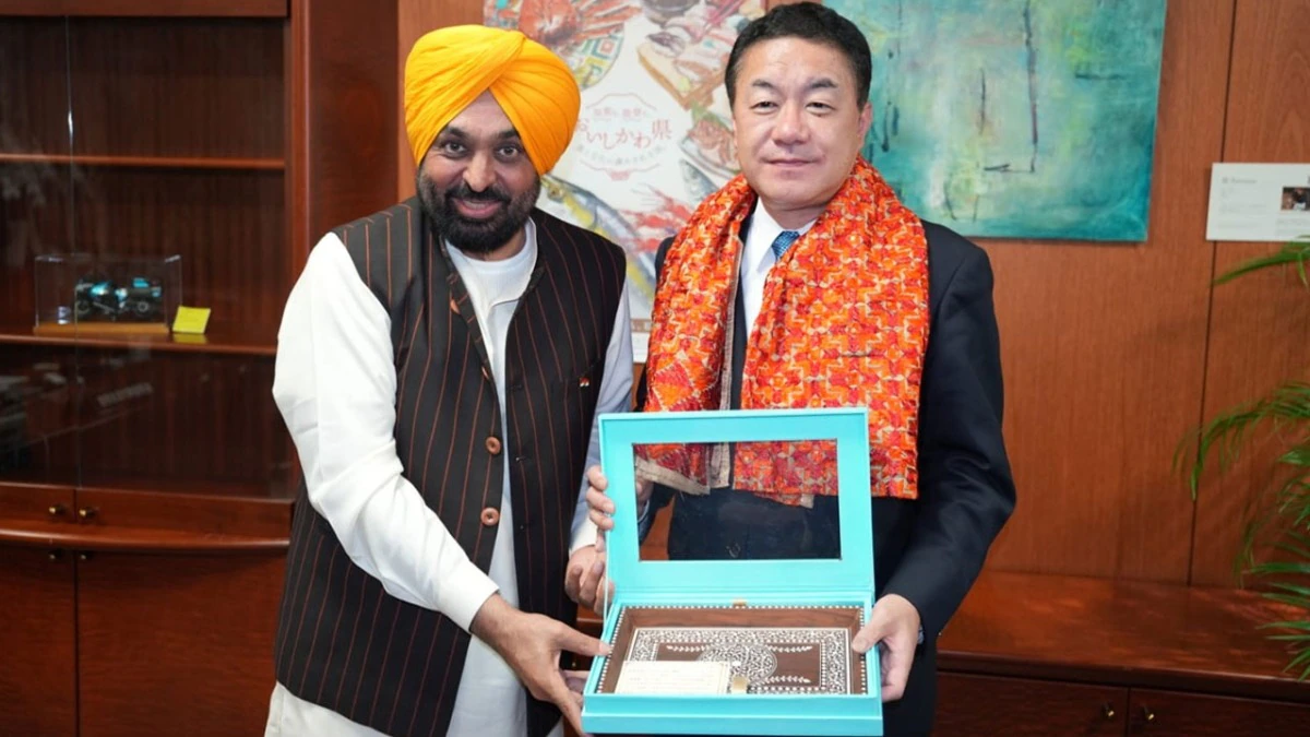 Punjab Chief Minister Bhagwant Mann inaugurates the ₹1100 crore Aichi Steel-Vardhman forging project in Ludhiana with company officials.