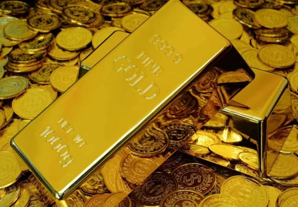 Gold Demand in India: Gold jewellery displayed in a showroom as Gold Demand in India declines during Q2 2026 amid high prices and PM Modi's appeal.