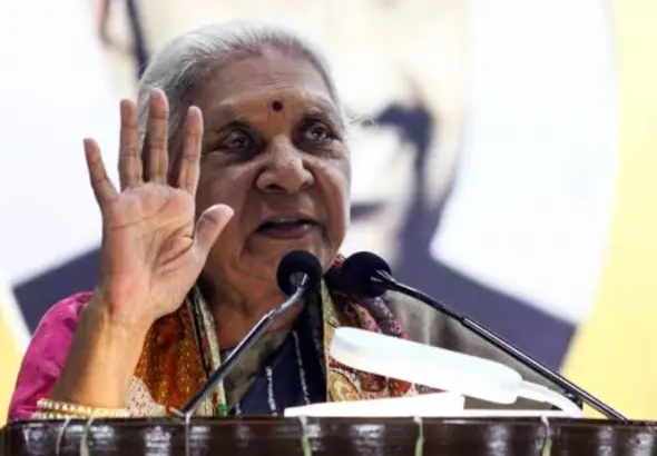 Governor Anandiben Patel Statement: Addressing students during AKTU convocation while highlighting university infrastructure, hostel conditions, student responsibility and education reforms.