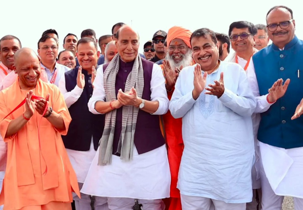 Lucknow Kanpur Expressway: Yogi Adityanath, Rajnath Singh and Nitin Gadkari inaugurating Lucknow Kanpur Expressway and national highway projects in Uttar Pradesh.