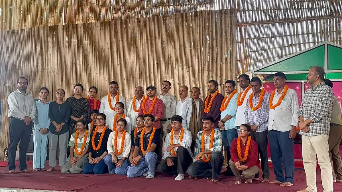 Haryana Super 100 students celebrating their success in NEET 2026 Result after 62 candidates qualified and five scored above 600 marks.
