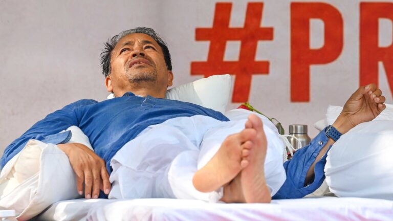 Sonam Wangchuk Hunger Strike at Jantar Mantar demanding education reforms and accountability