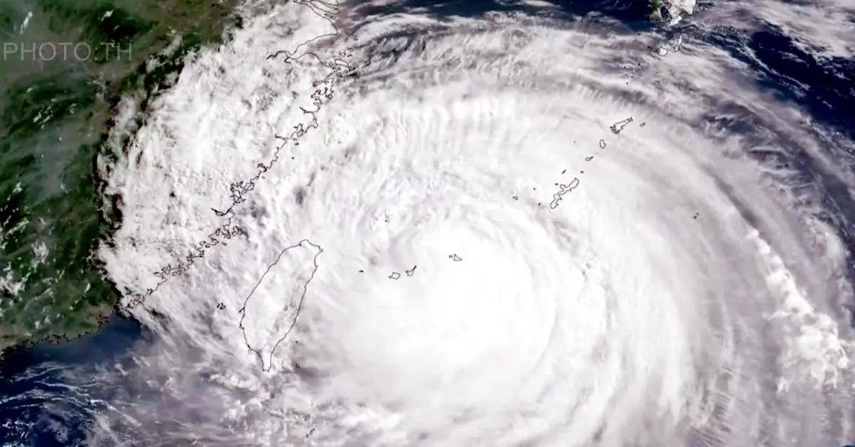 Typhoon Bavi 2026 bringing heavy rain, violent winds and flooding across Japan, Taiwan and eastern China.