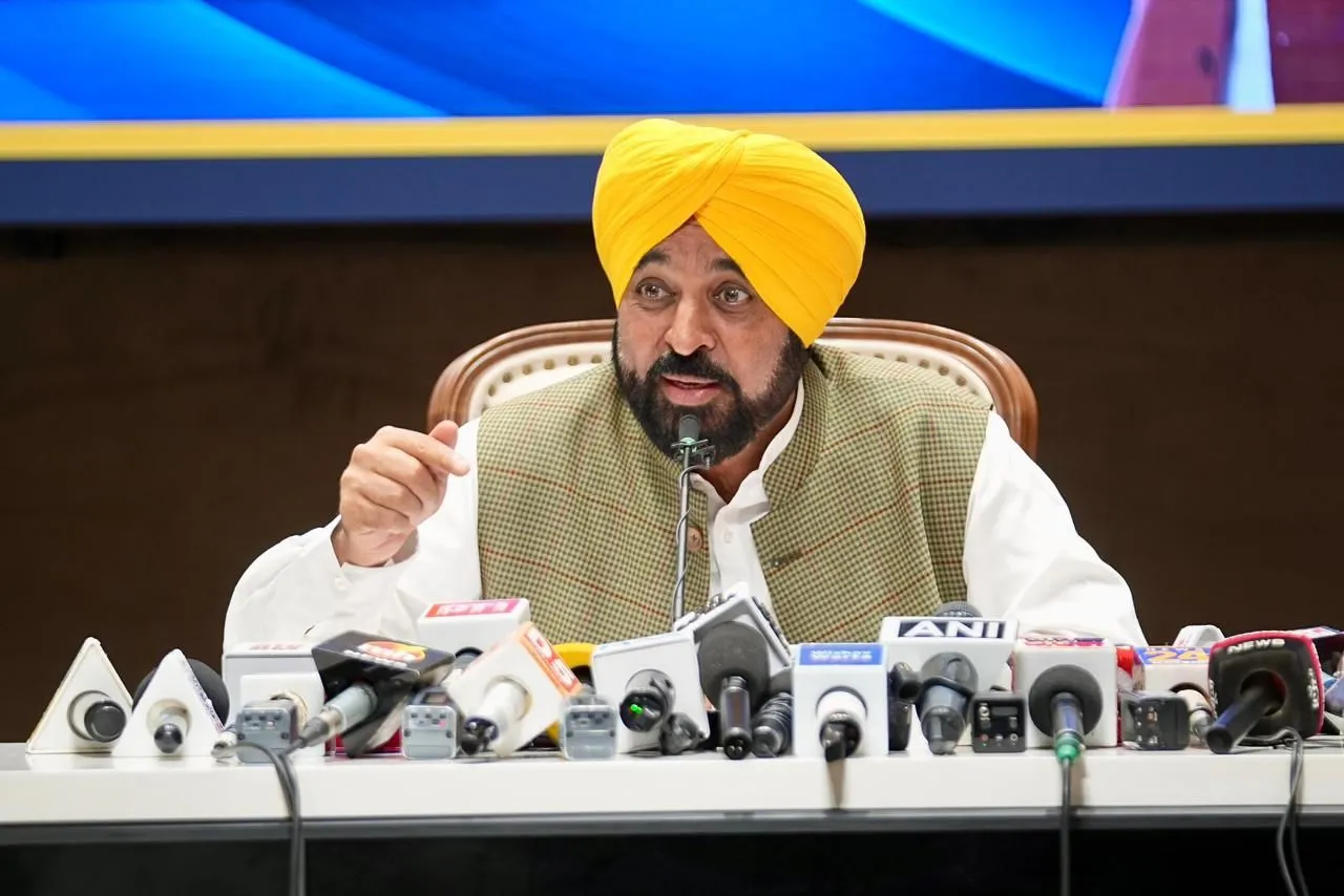 Bhagwant Mann addressing a public gathering in Jalandhar about Punjab free electricity scheme
