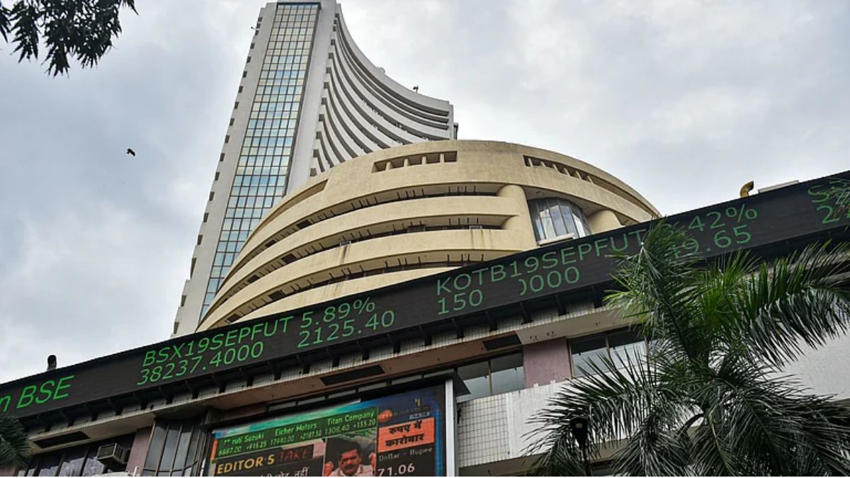 Stock Market LIVE updates showing Sensex and Nifty trading amid market volatility