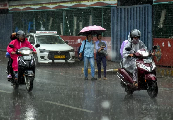Uttarakhand Heavy Rain Alert in 5 districts with land subsidence in Chamoli