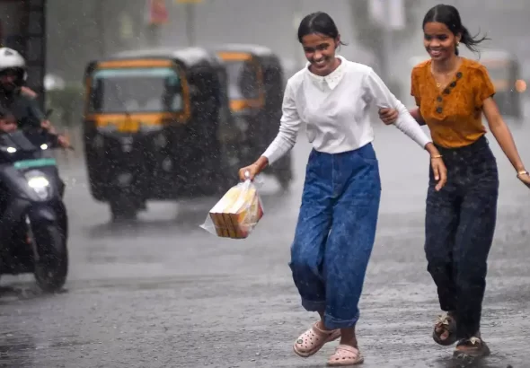 Aaj Ka Mausam heavy rain alert across Delhi, Uttar Pradesh and Uttarakhand