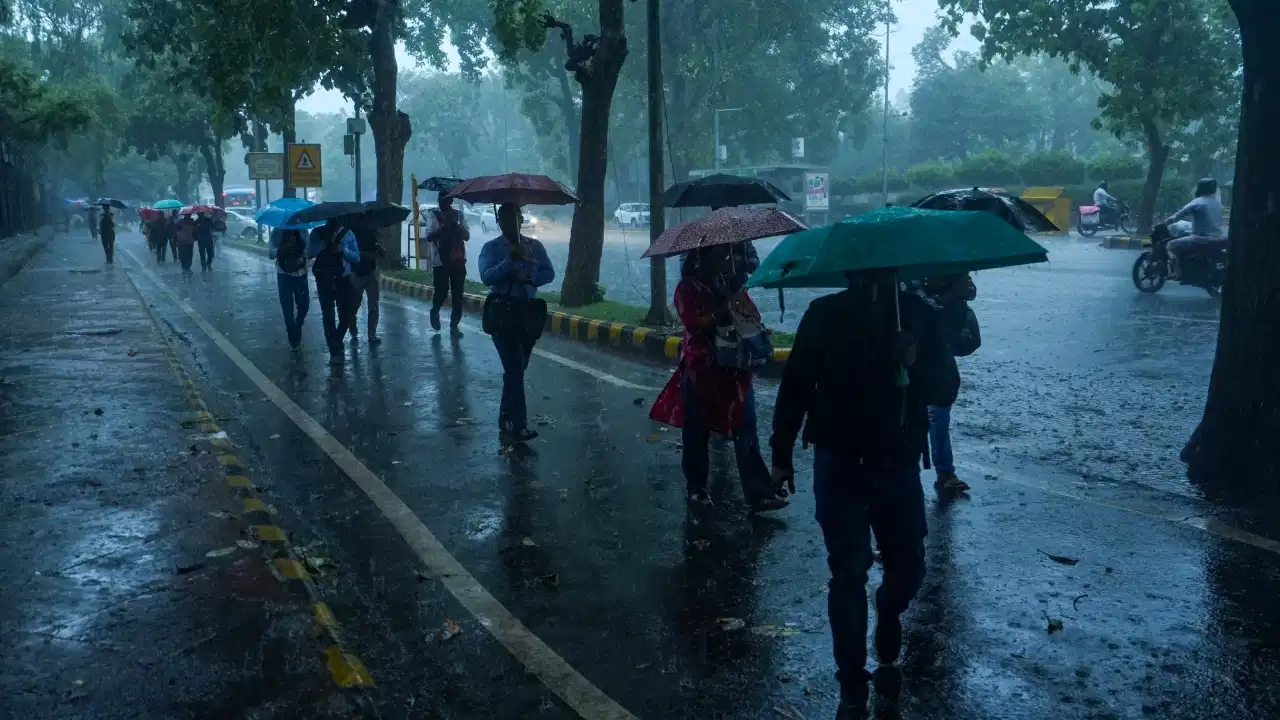 India Monsoon Update: Heavy rainfall and monsoon clouds across India