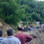 Mussoorie Landslide blocks the Mussoorie-Dehradun road amid heavy rainfall