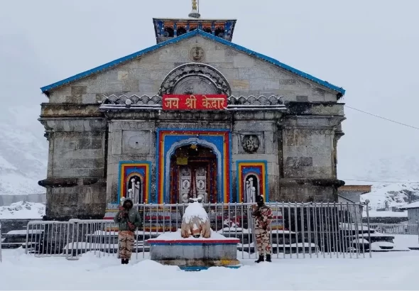 Char Dham Yatra affected by snowfall in Gangotri and heavy rain in Kedarnath
