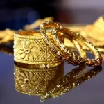 Gold Price Today falls in Delhi while silver prices rise