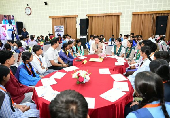Government school students receiving tablet purchase assistance through DBT in Uttarakhand