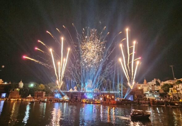 Ujjain World Record with 33,27,125 diyas lit along the Shipra River