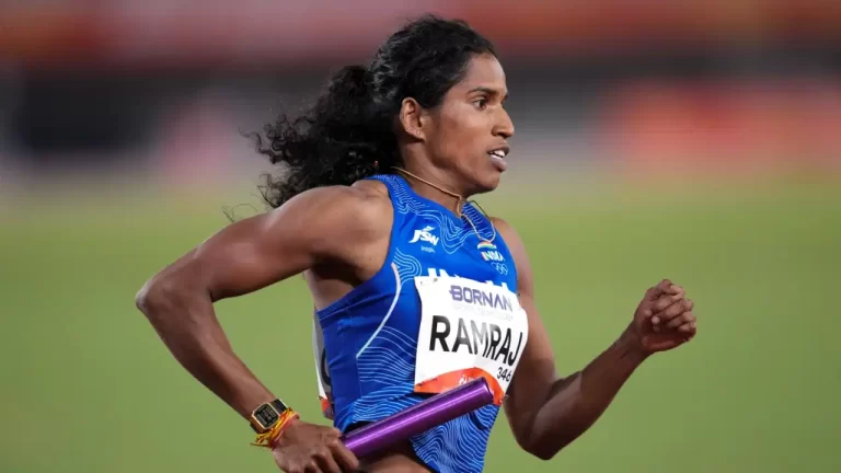 Vithya Ramraj celebrating after winning bronze in 400m hurdles at Asian Games 2026