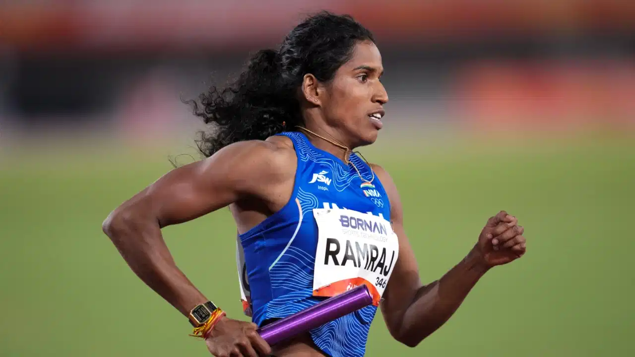 Vithya Ramraj celebrating after winning bronze in 400m hurdles at Asian Games 2026