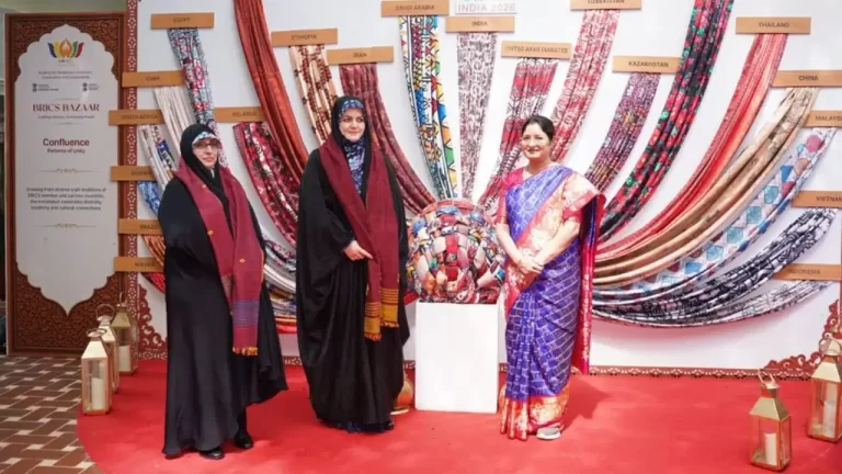Zahra Pezeshkian visits BRICS Bazaar and Iran pavilion in New Delhi