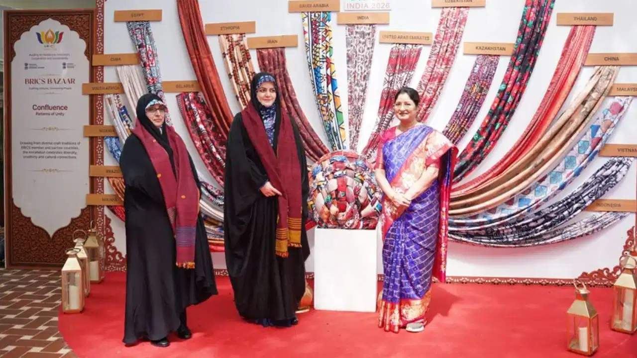 Zahra Pezeshkian visits BRICS Bazaar and Iran pavilion in New Delhi